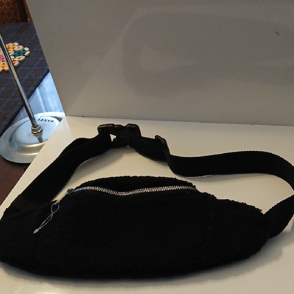 GAP Black Travel Waist / Belt/ Over The Shoulder Bag  NWOT